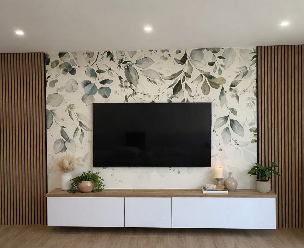 Meuble TV sur mesure avec claustra bois, réalisation Venidom Bergerac